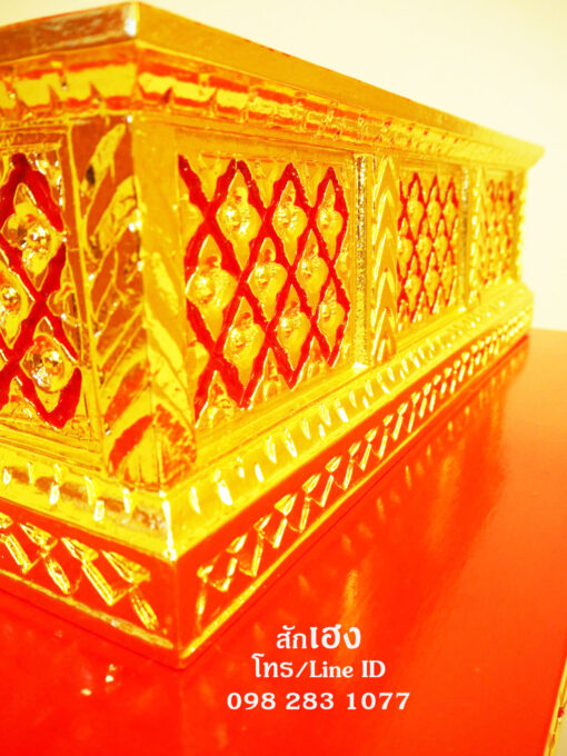 ตู้พระอภิธรรม ปิดทองด้านบน